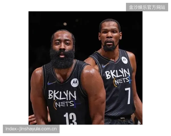 杜兰特与队友合力带队连胜，篮球场上的不朽传奇